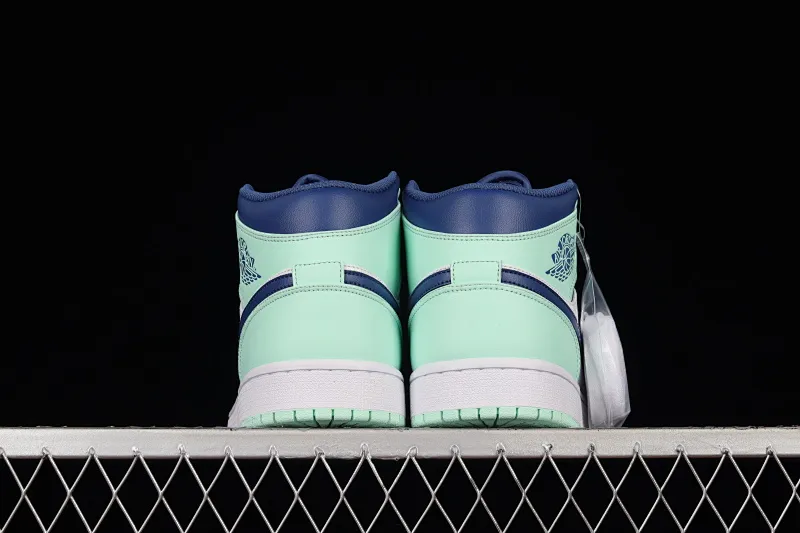 All categories Air Jordan Jordan series basketball shoes Air Jordan 1 Mid Air Jordan AJ1 Mid AJ1 Joe 1 blue white green mid-top basketball shoes 554724-413